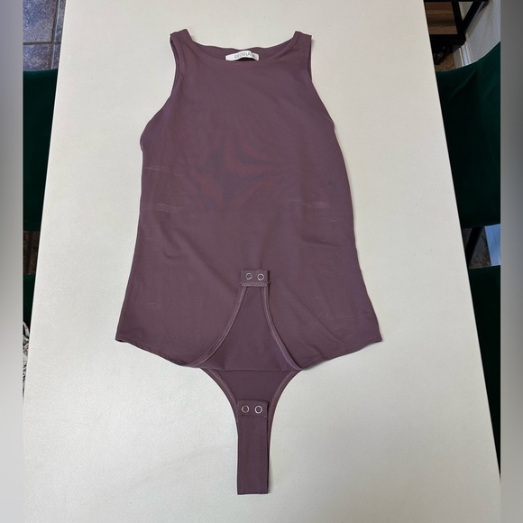 Lavender Reoria bodysuit. - Picture 2 of 4